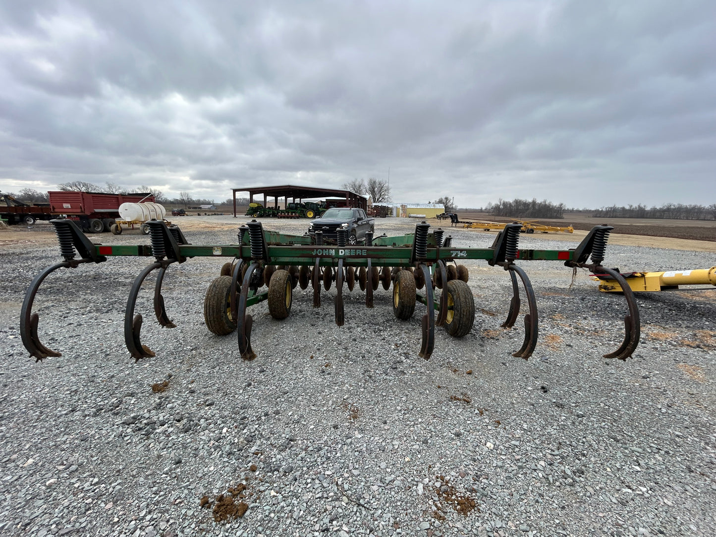 John Deere 714 Disk Chisel