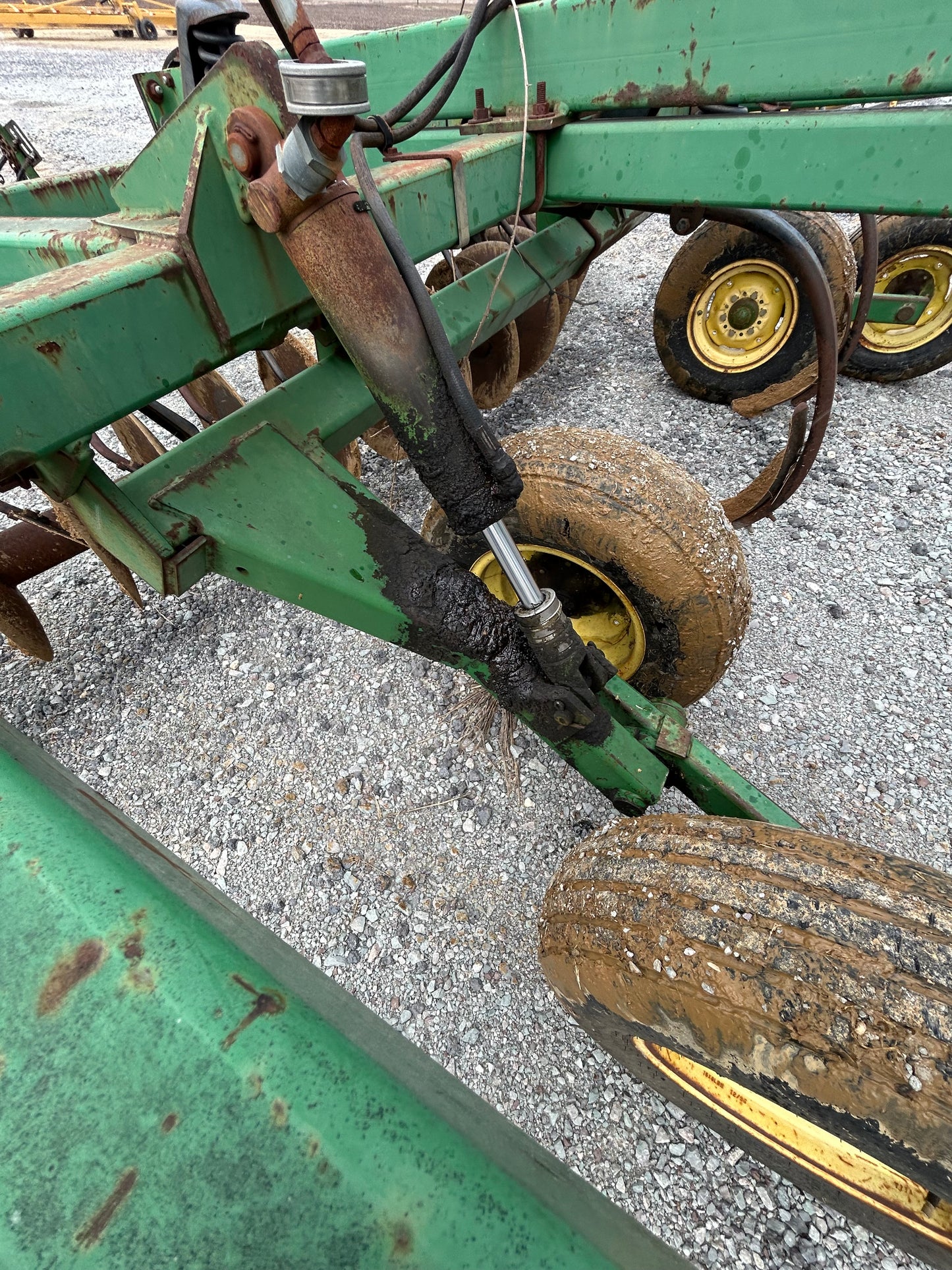 John Deere 714 Disk Chisel