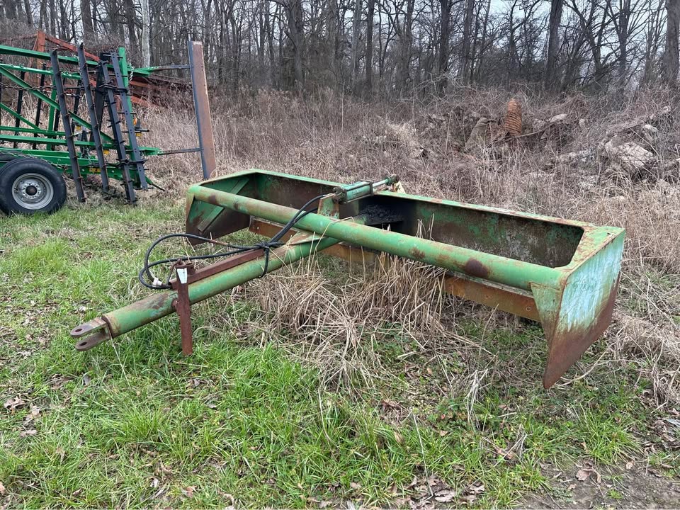 John Deere Hydraulic 12ft Pull Scraper